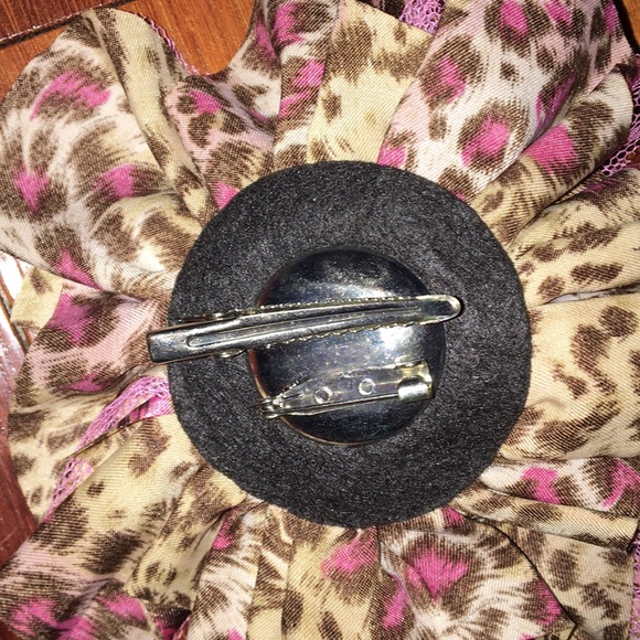 💗Pink Leopard and Lace Pin/Clip💗 NWOT - Picture 5 of 5